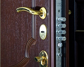 Замена замка на металлической двери Legran в Первоуральске